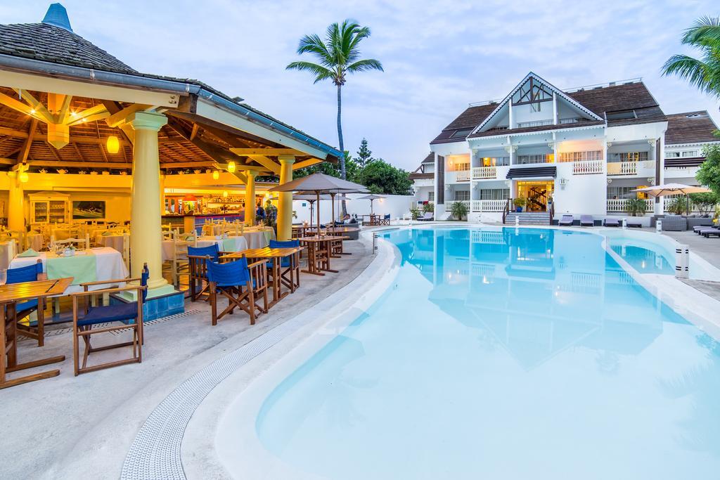 Le Nautile Beachfront Saint-Gilles Les Bains Exterior photo